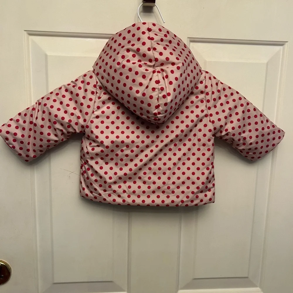 Baby Gap 3-6 mos kimono hood jacket. Off white/hot pink polka dot. Fleece lined